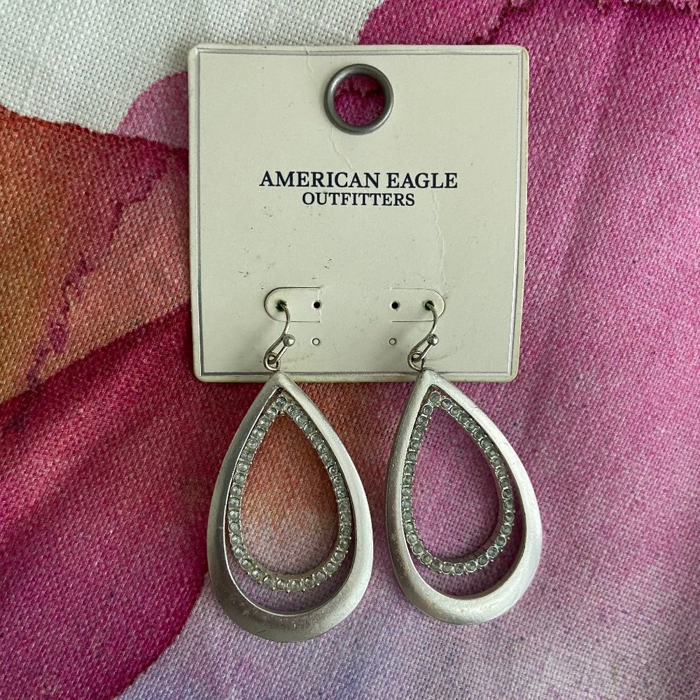 AMERICAN EAGLE - 2" TEARDROP EARRINGS